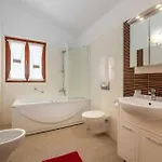 House Anka Tinjan