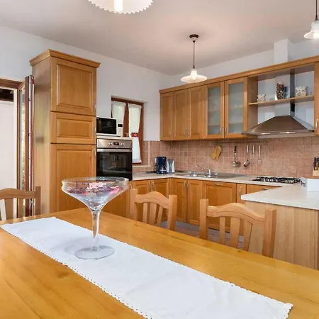 House Anka Tinjan