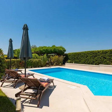 別荘 House Anka Tinjan