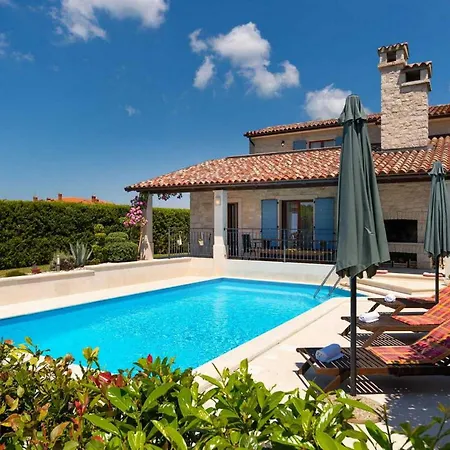House Anka Tinjan